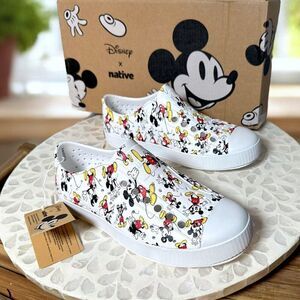 Native Shoes Jefferson Disney Mickey Print Slip-On Water Shoes Men’s 3 Women’s 5